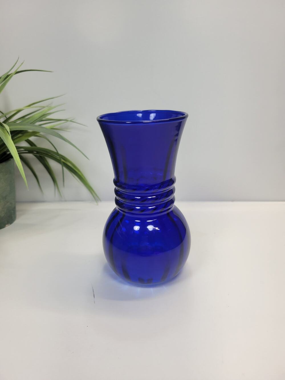 Vintage Indiana Glass Cobalt Blue Vase Illusions Optic Swirl Ribbed Neck 6.5"